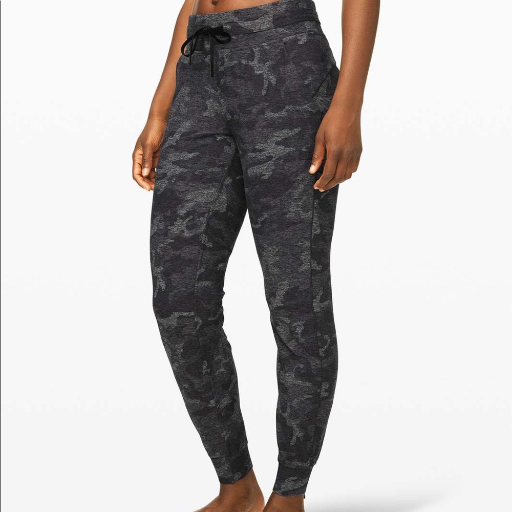 Lululemon Ready to Rulu Joggers (Size 4)